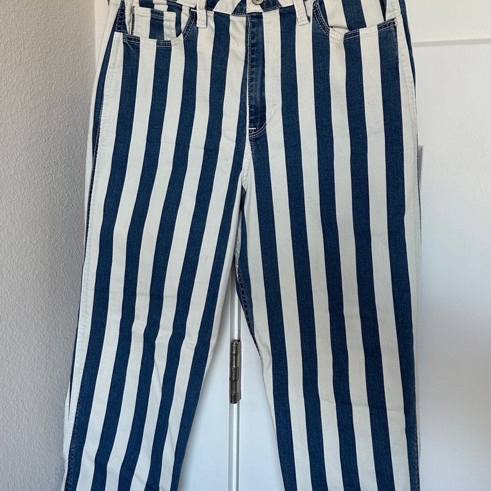 Women’s Hollister Ultra High-Rise Mom Jeans